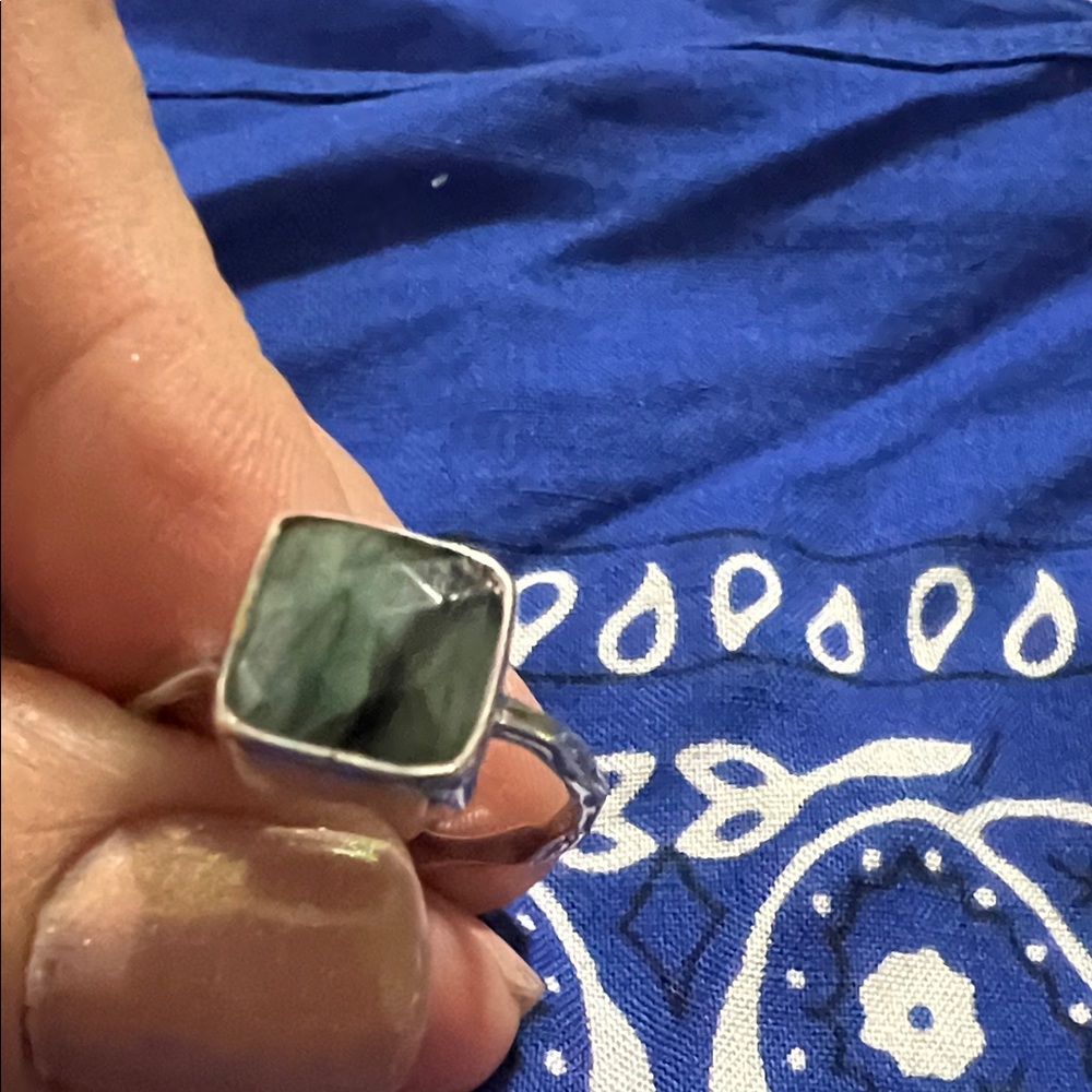 Elegant Silver and Green Stone Ring